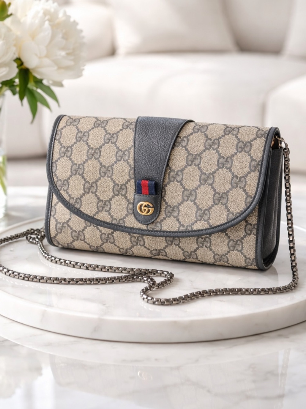 ✋🛑PRICE DROP ✋🛑Authentic Gucci Leather Clutch Crossbody/Shoulder Bag Gucci.